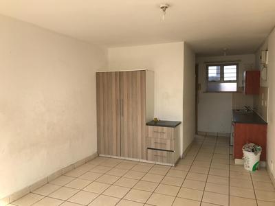 Apartment / Flat For Rent in South Beach, Durban